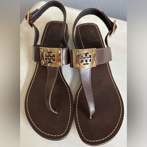 Tory Burch Kelsey Vintage Calf Sandal, wood brown with gold hardware, women’s 8.